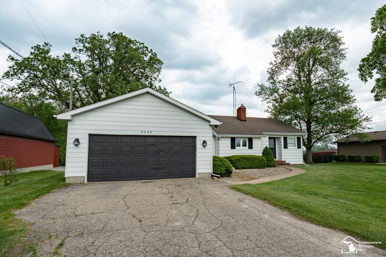 5248 South Custer Road Monroe, MI 48161 - Photo 3 of 33
