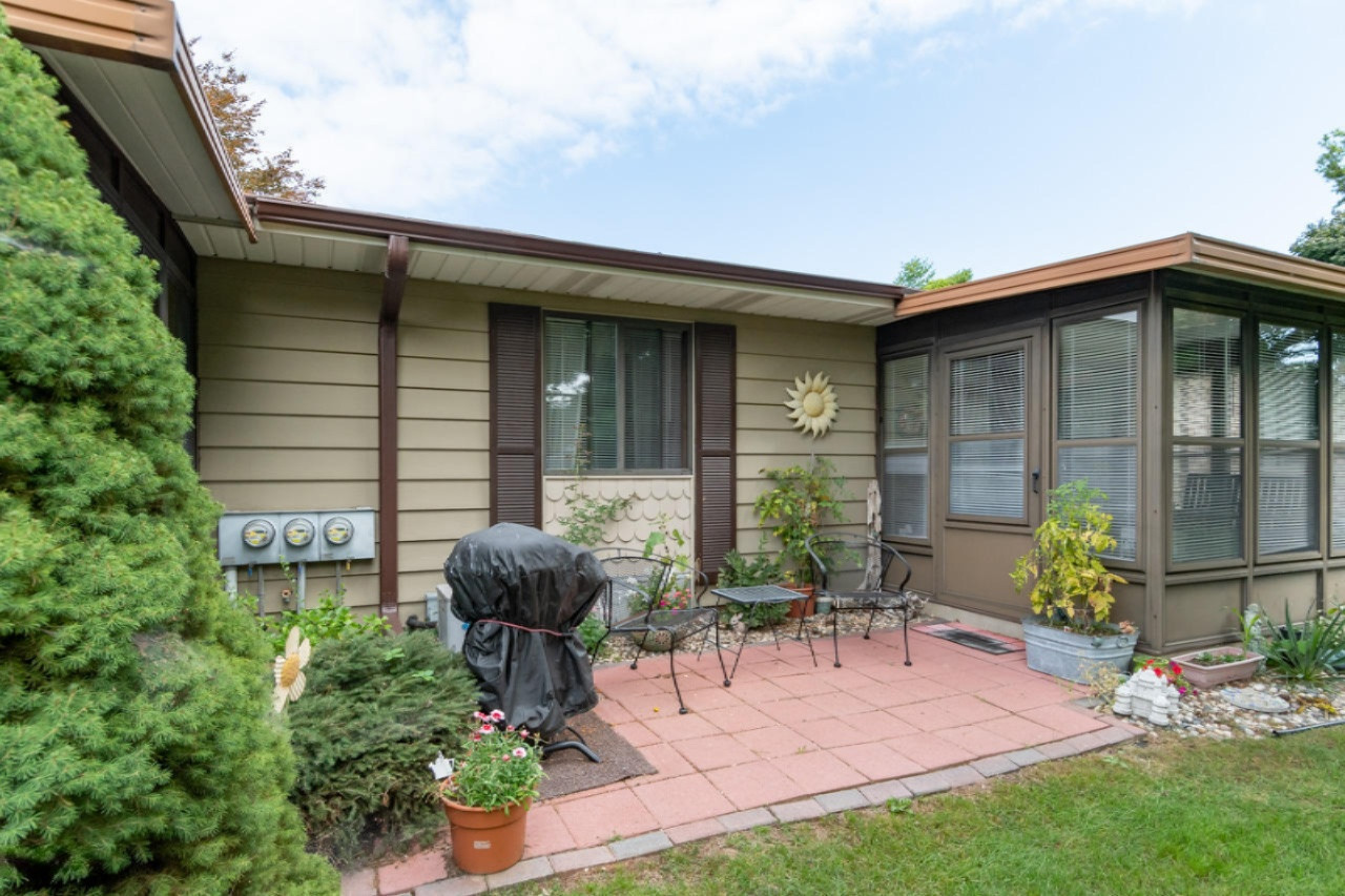 5202 Green Meadow Road Kalamazoo, MI 49009 - Photo 18 of 21 5202 Green Meadow-17