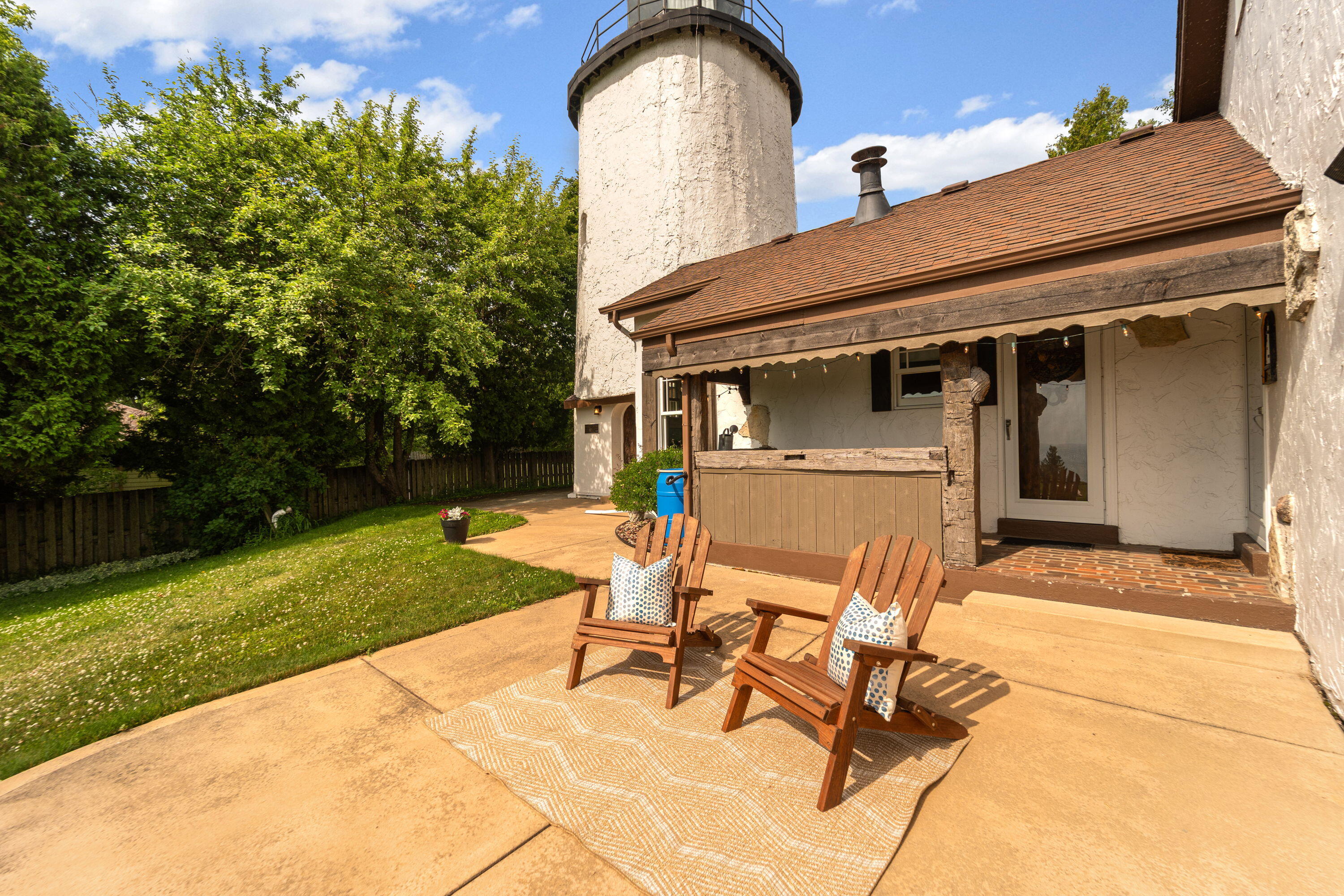 1270 Lake Shore Road Grafton, WI 53024 - Photo 61 of 99 Rest and Relax while enjoying the ever-changing colors of Lake Michigan!