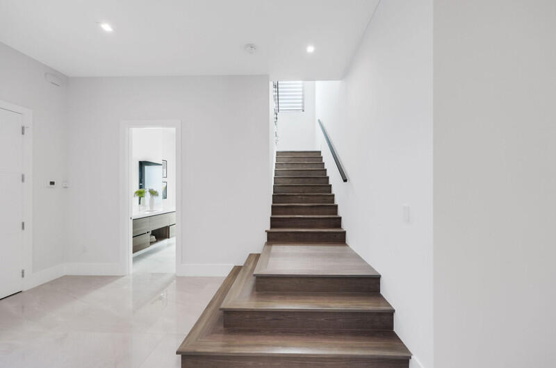 260 Northeast 3rd Street Boca Raton, FL 33432 - Photo 15 of 87 stairs 2