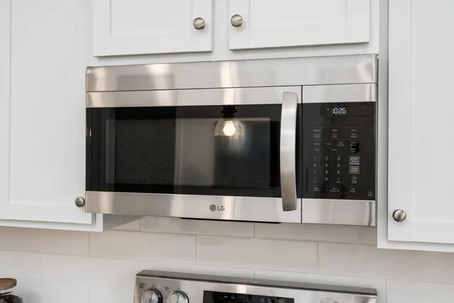 $362,990 | 6556 East Cresthaven Drive, Fresno, CA 93727