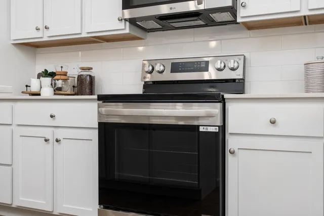 $362,990 | 6556 East Cresthaven Drive, Fresno, CA 93727