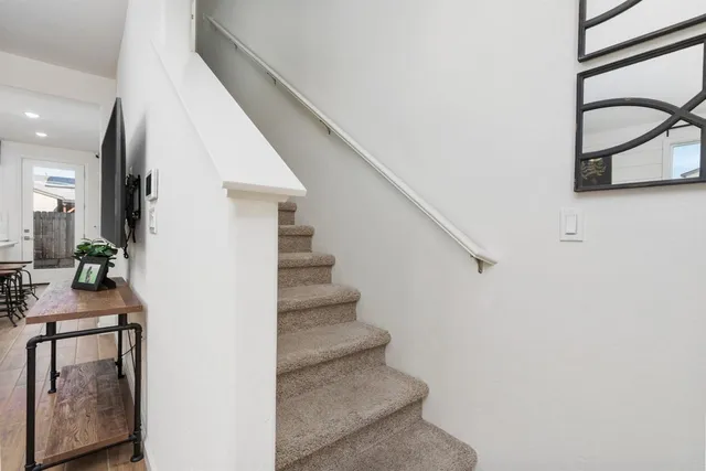 $362,990 | 6556 East Cresthaven Drive, Fresno, CA 93727