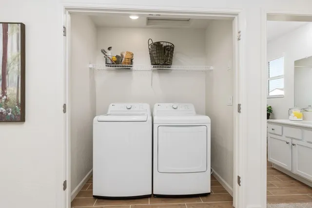 $362,990 | 6556 East Cresthaven Drive, Fresno, CA 93727