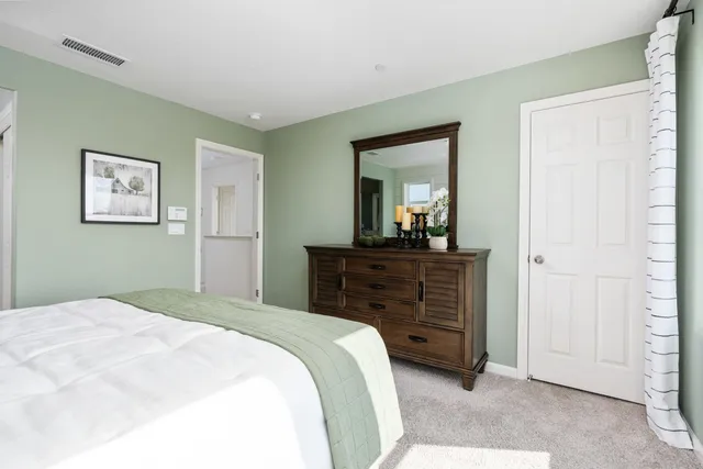 $362,990 | 6556 East Cresthaven Drive, Fresno, CA 93727