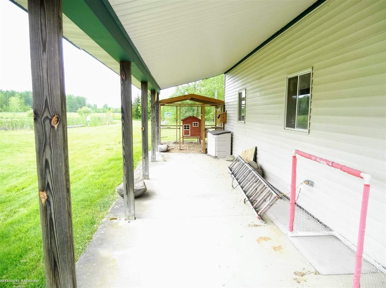 13372 Hunt Road Memphis, MI 48041 - Photo 18 of 54 50013421-17.JPG