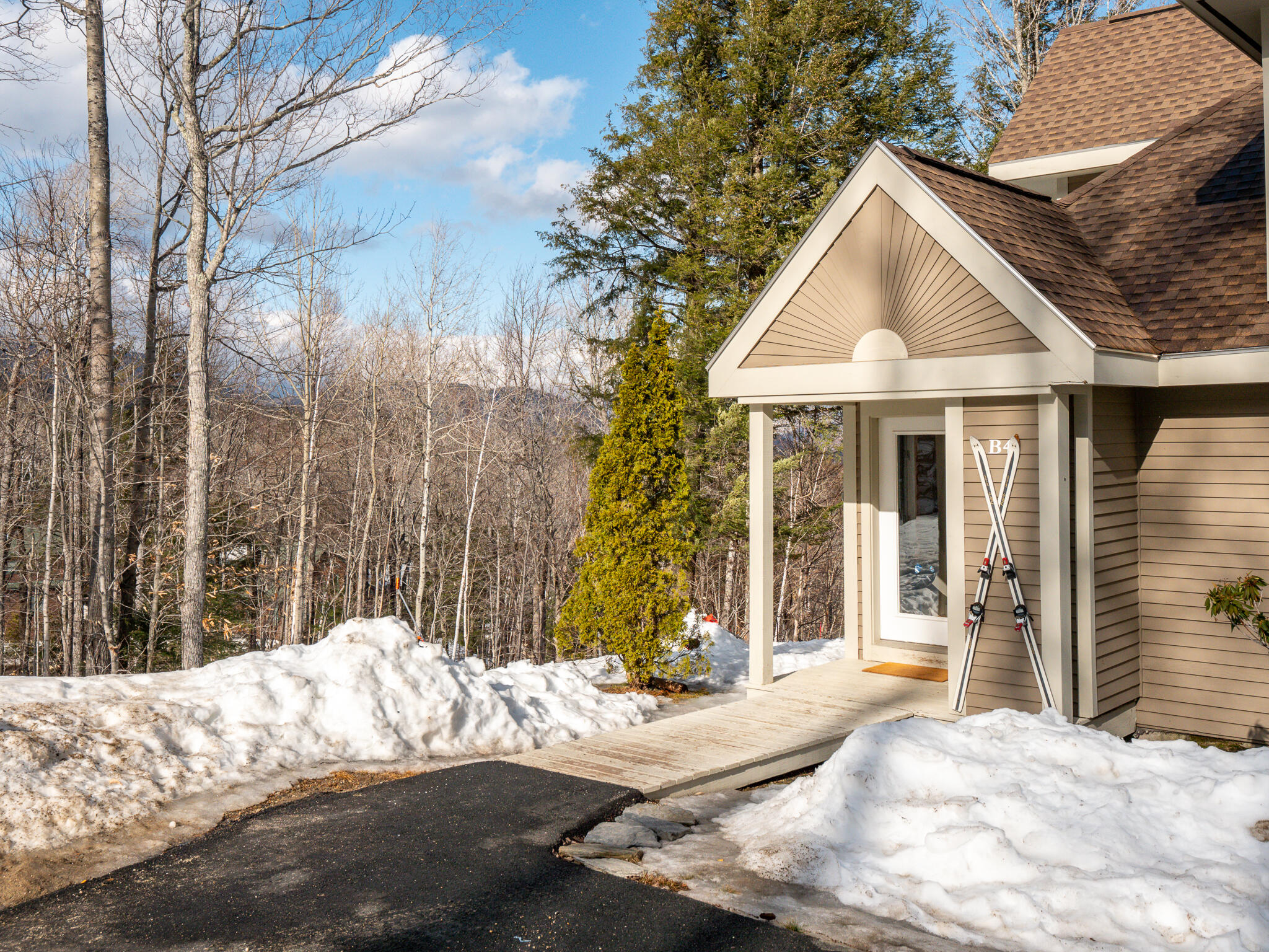 13 Tightwire Road, Unit B1 Newry, ME 04261 - Photo 38 of 51 Locke B1-36