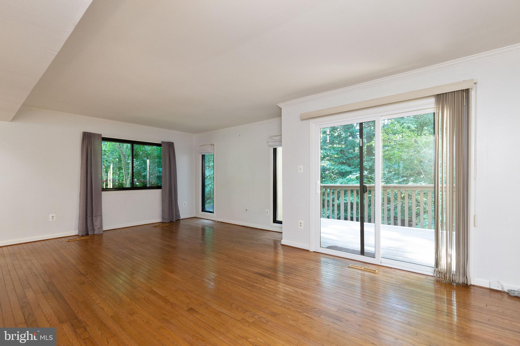 2115 Glencourse Lane Reston, VA 20191 - Photo 12 of 42 Light filled space
