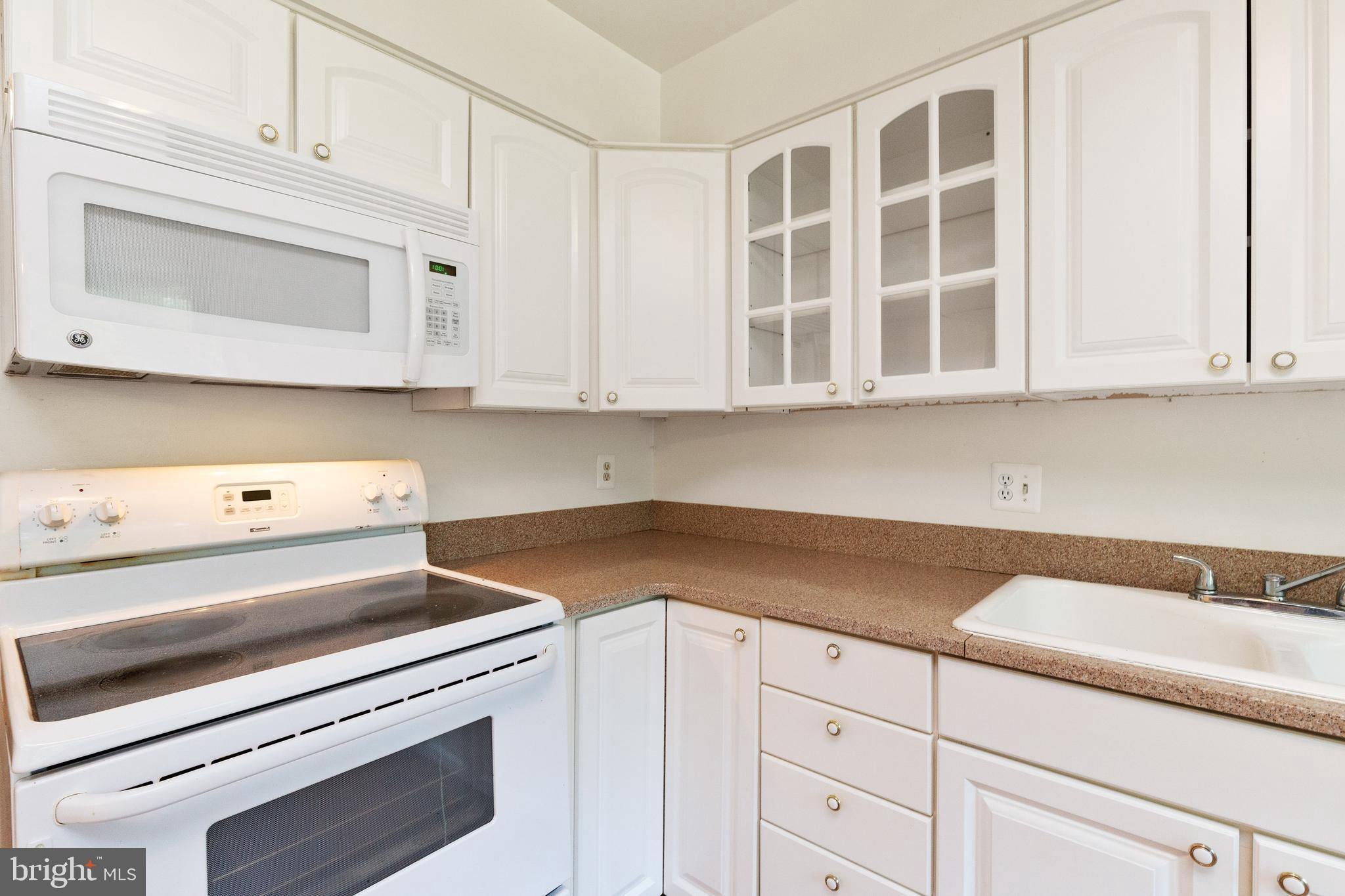 2115 Glencourse Lane Reston, VA 20191 - Photo 18 of 42 Cabinet space to spare