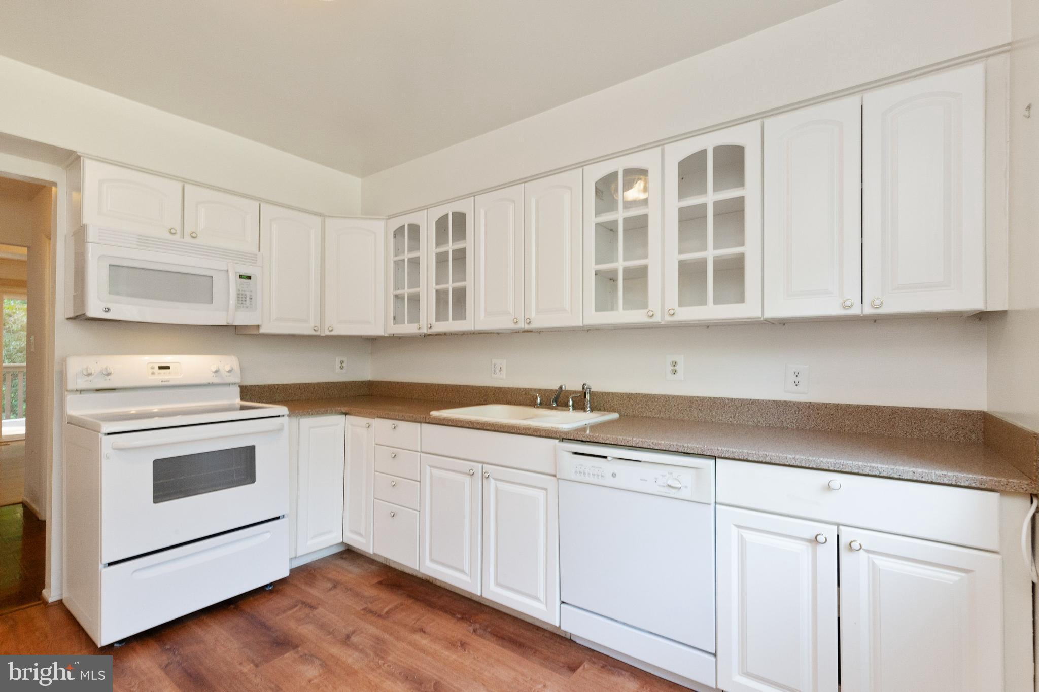 2115 Glencourse Lane Reston, VA 20191 - Photo 20 of 42 Plenty of counter space