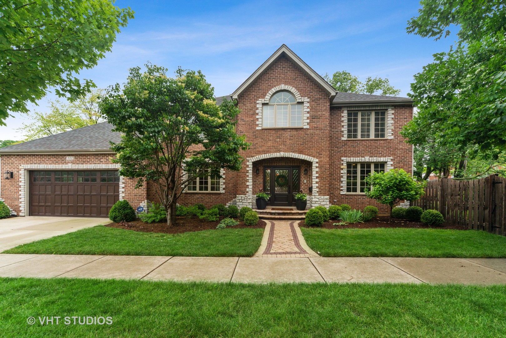 511 Utley Road Elmhurst, IL 60126 - Photo 2 of 24