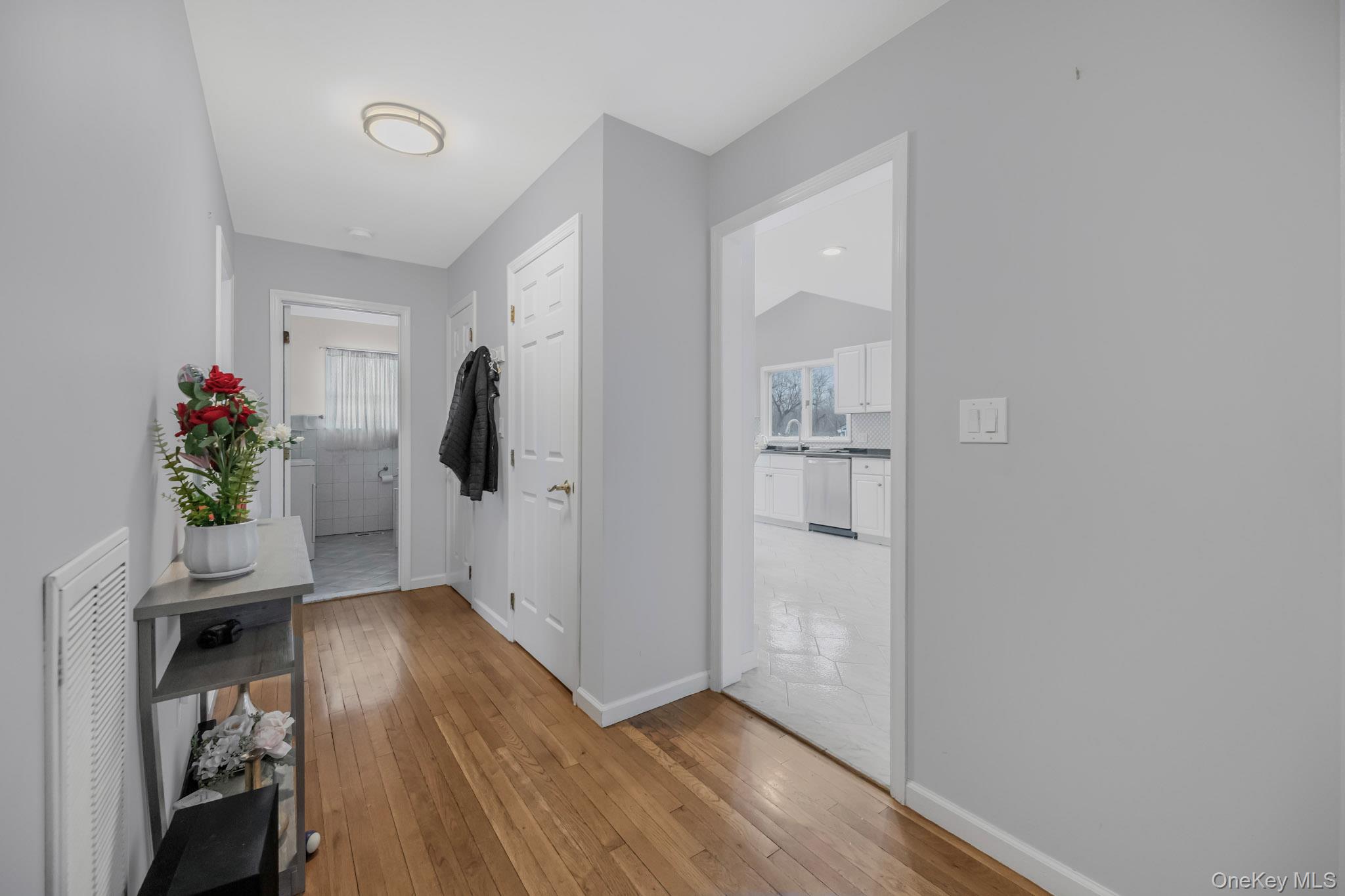 40 Roanoke Avenue Rye Brook, NY 10573 - Photo 11 of 29