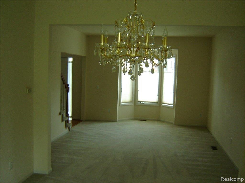 3528 Primrose Drive Rochester, MI 48307 - Photo 8 of 9 3528 Primrose - Front Room