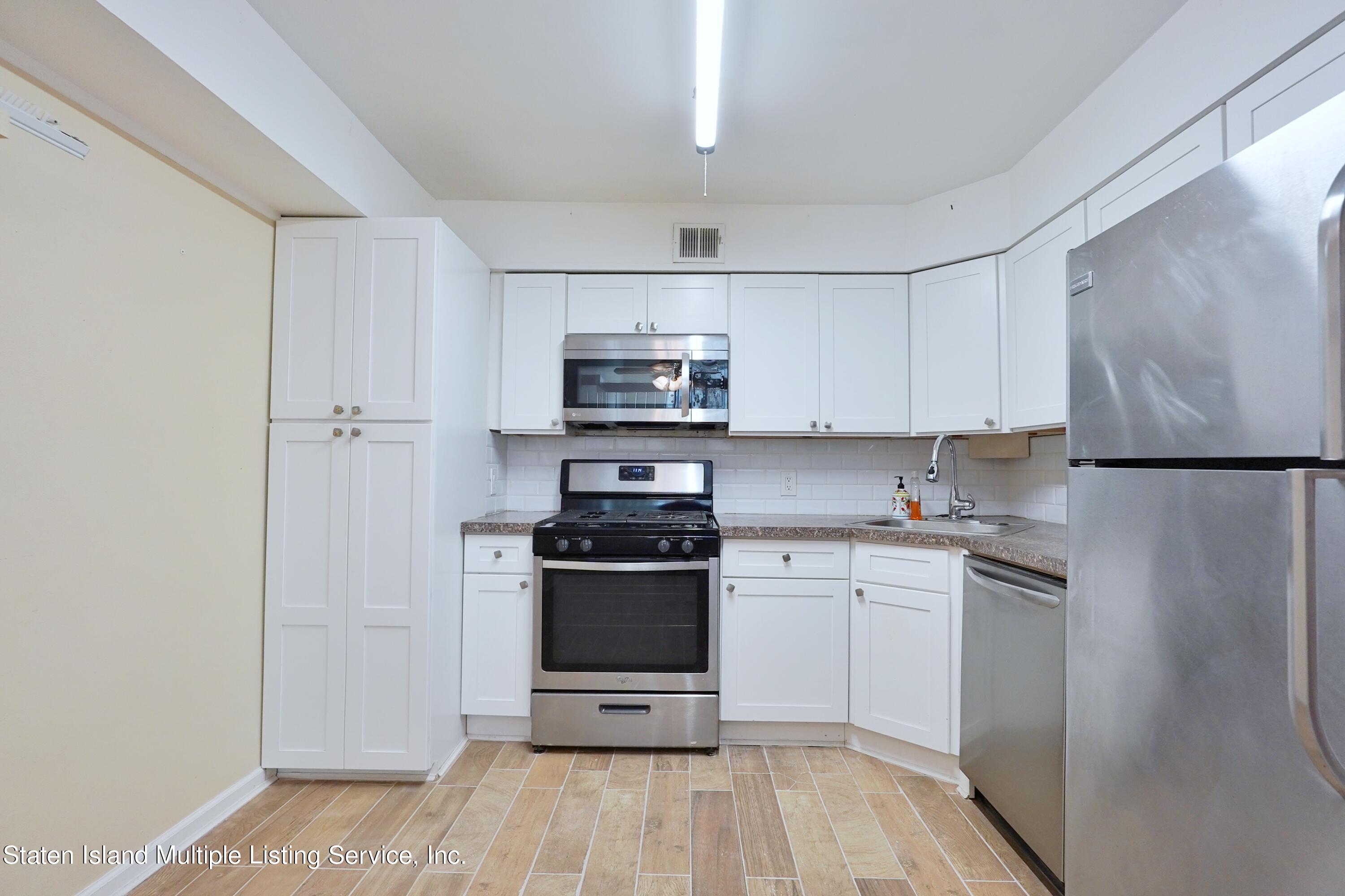 48 Racal Court Staten Island, NY 10314 - Photo 11 of 19 (11) KITCHEN