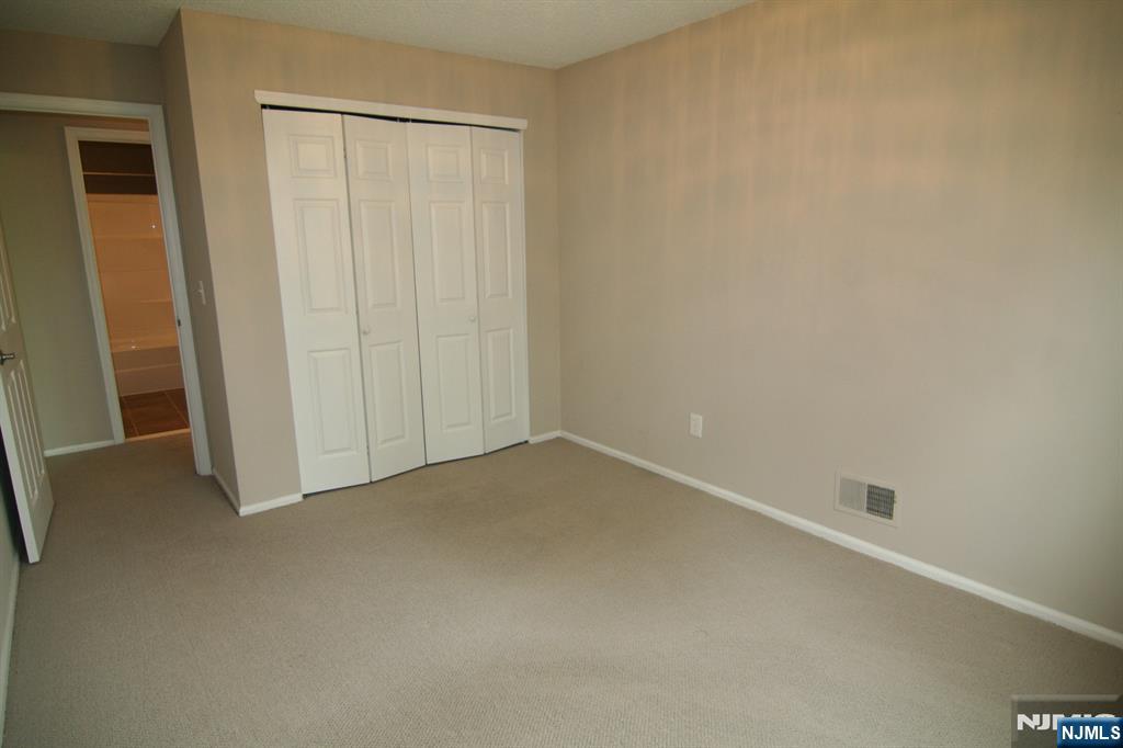 335 Linden Street Mahwah, NJ 07430 - Photo 11 of 15