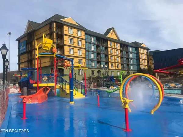 $275,000 | 225 Collier Drive, Unit 1215, Sevierville, TN 37862