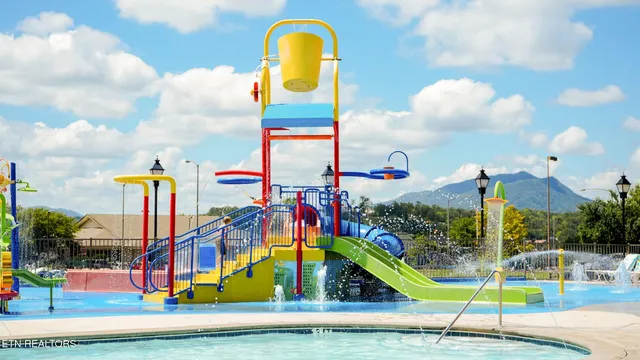 $319,500 | 225 Collier Drive, Unit 1215, Sevierville, TN 37862