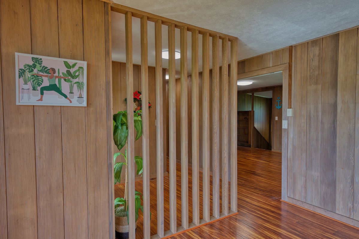 27-296 Ka'ie'ie Road Papaikou, HI 96781 - Photo 6 of 28 a view of an entryway