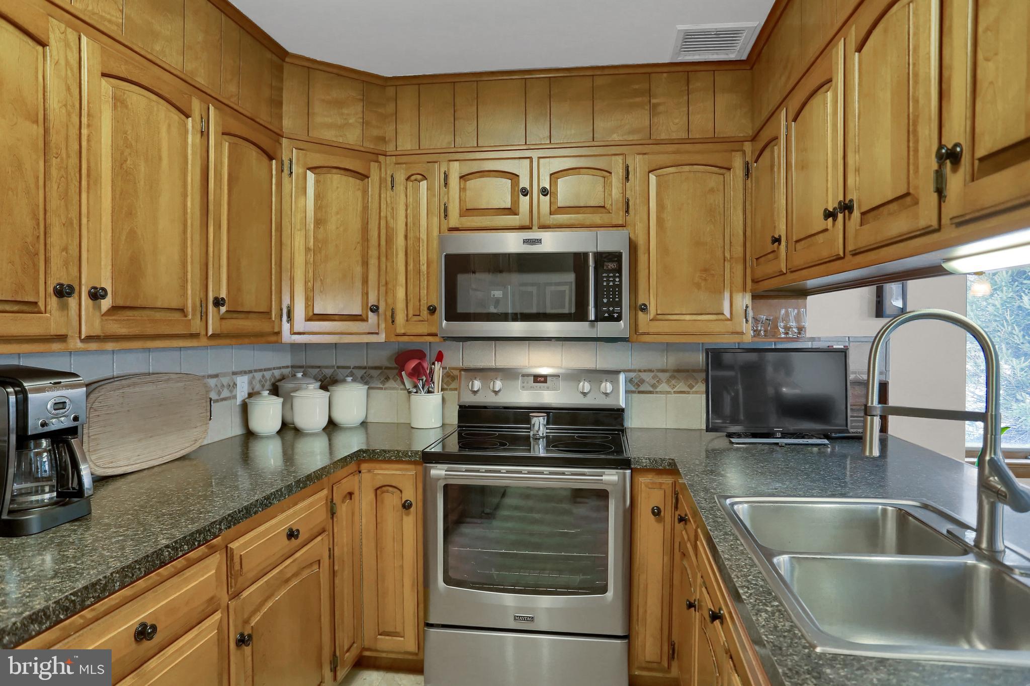 1744 Conard Road Lancaster, PA 17602 - Photo 4 of 24 Kitchen 2