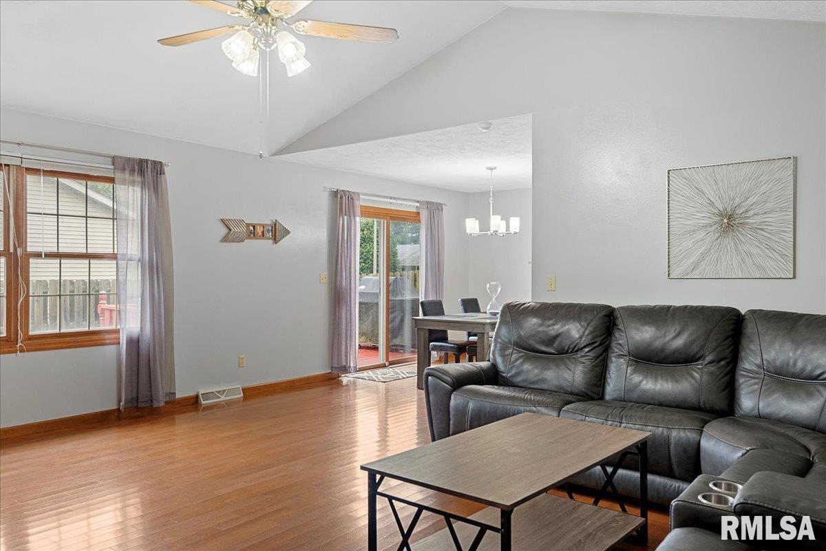 6338 Kate Court Springfield, IL 62712 - Photo 6 of 39