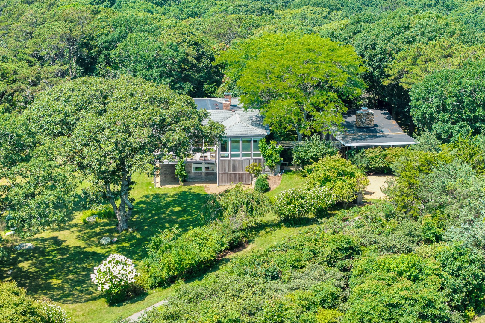 8 Wauwompauque Trail Chilmark, MA 02535 - Photo 9 of 75 Gallery Image 9