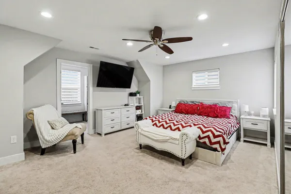 $425,000 | 555 South Winding Drive, Waterford, MI 48328