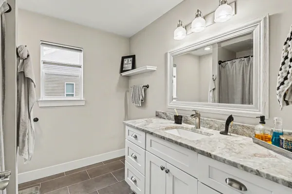 $425,000 | 555 South Winding Drive, Waterford, MI 48328