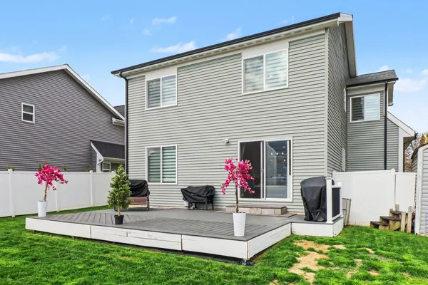 $425,000 | 555 South Winding Drive, Waterford, MI 48328