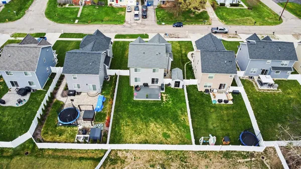 $425,000 | 555 South Winding Drive, Waterford, MI 48328
