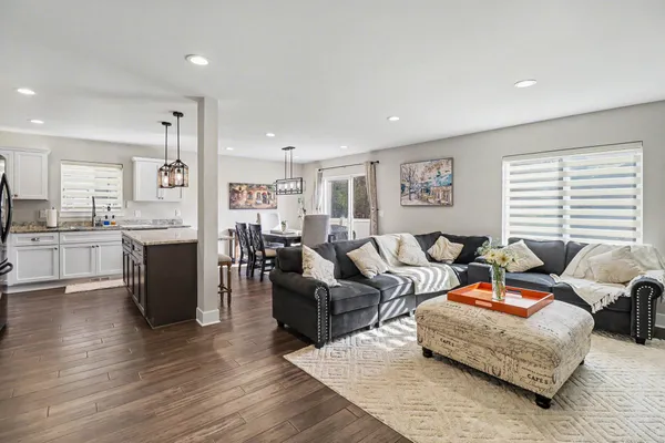 $425,000 | 555 South Winding Drive, Waterford, MI 48328