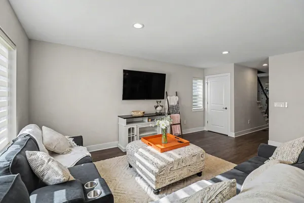 $425,000 | 555 South Winding Drive, Waterford, MI 48328