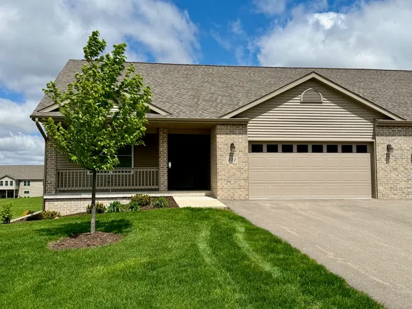 $319,900 | 732 Keller Drive, Dixon, IL 61021