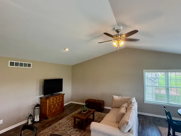 $319,900 | 732 Keller Drive, Dixon, IL 61021