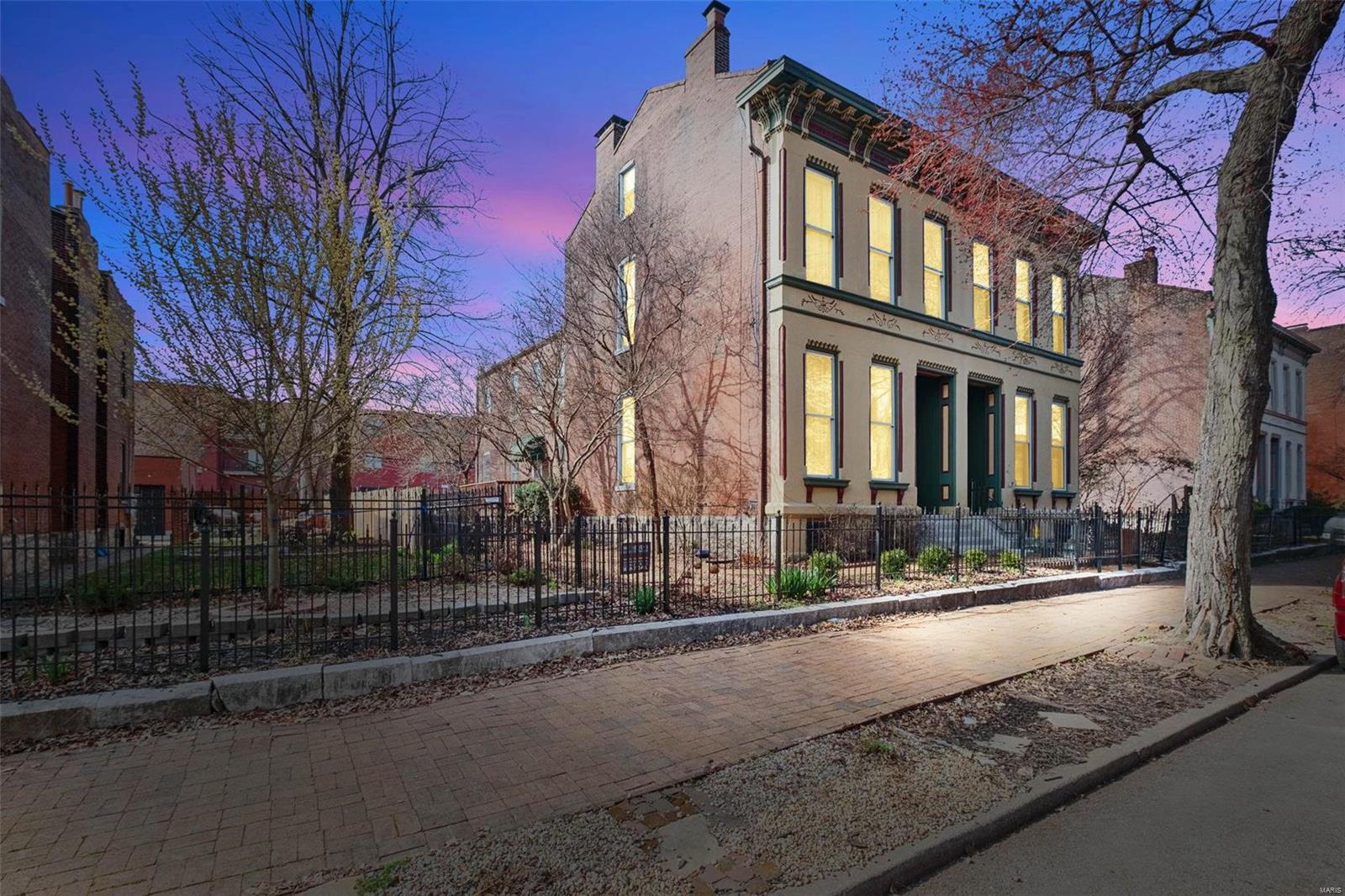 1806 Rutger Street St. Louis, MO 63104 - Photo 1 of 22 Gallery Image 1