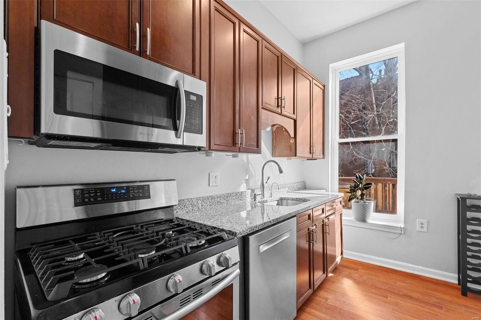 1806 Rutger Street St. Louis, MO 63104 - Photo 4 of 22 Gallery Image 4