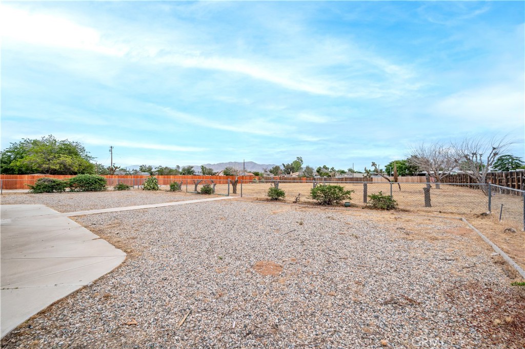 13755 Mohawk Road Apple Valley, CA 92307 - Photo 51 of 66