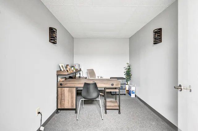 $859,999 | 675 Western Avenue, Manchester, ME 04351