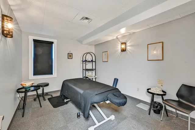 $859,999 | 675 Western Avenue, Manchester, ME 04351