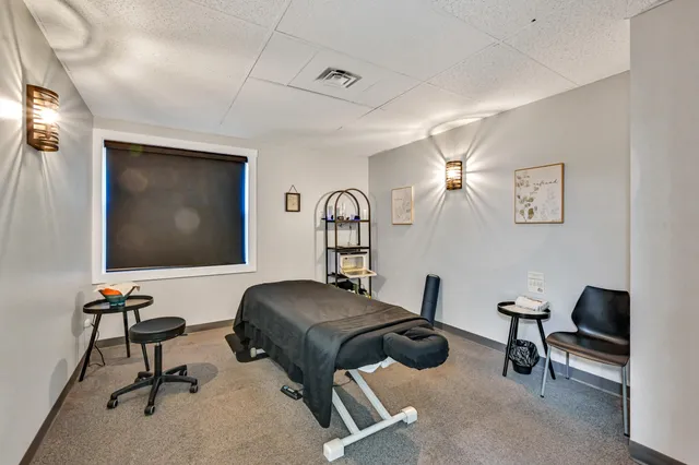 $859,999 | 675 Western Avenue, Manchester, ME 04351