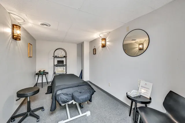 $859,999 | 675 Western Avenue, Manchester, ME 04351