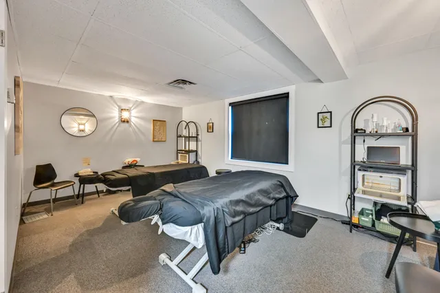 $859,999 | 675 Western Avenue, Manchester, ME 04351