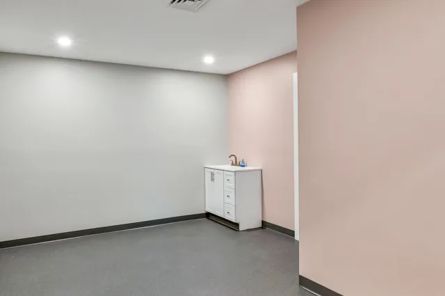 $859,999 | 675 Western Avenue, Manchester, ME 04351