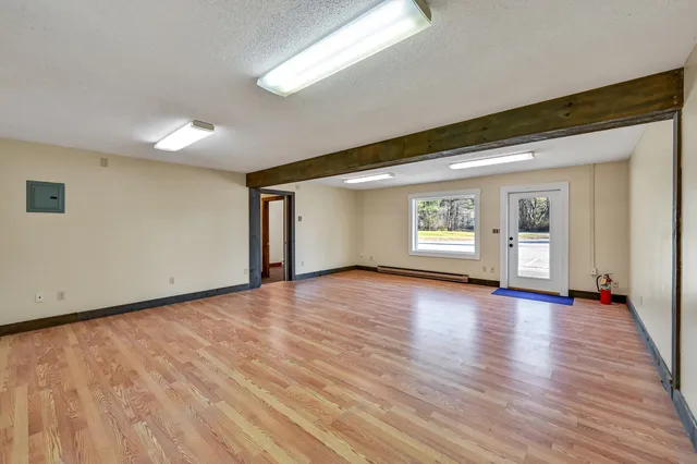 $859,999 | 675 Western Avenue, Manchester, ME 04351