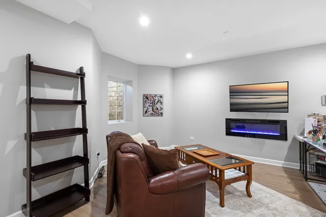 $525,000 | 1205 Charleston Court, Unit 1205, Willowbrook, IL 60527