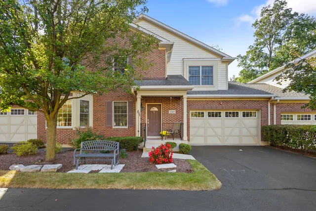 $525,000 | 1205 Charleston Court, Unit 1205, Willowbrook, IL 60527