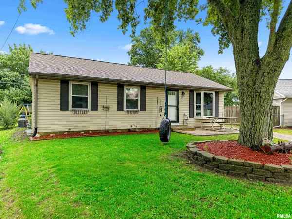$170,000 | 110 Briar Court, Washington, IL 61571