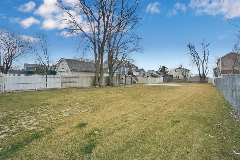 807 Walton Road Queens, NY 11693 - Photo 2 of 27