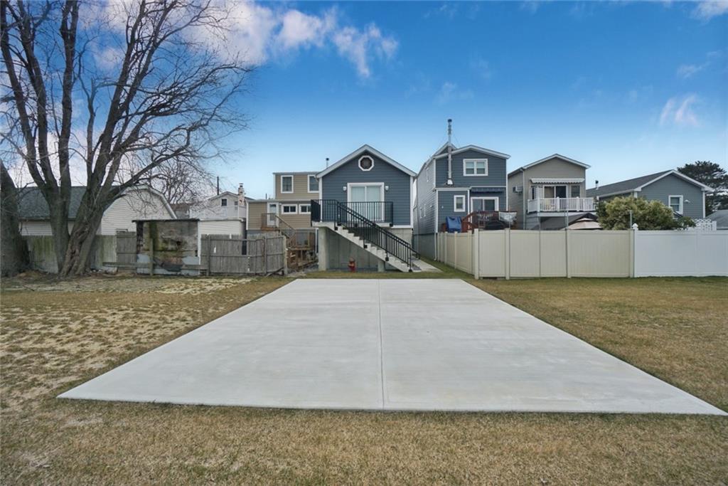 807 Walton Road Queens, NY 11693 - Photo 5 of 27