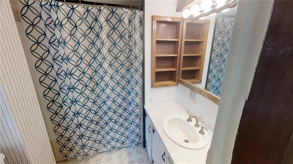 182 Martin Point Road Friendship, ME 04547 - Photo 16 of 25 Downstairs bath.