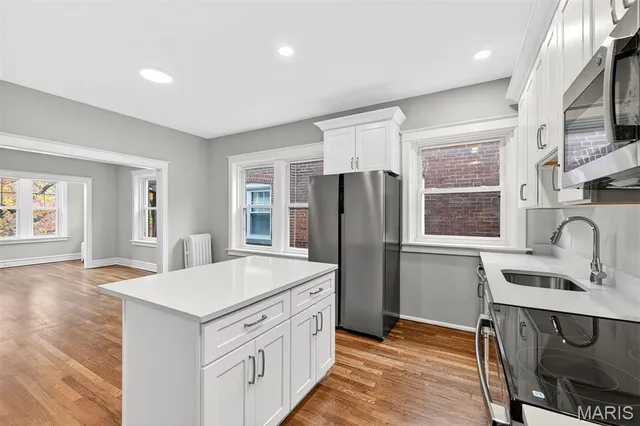 $1,875 | 6432 Alamo Avenue, Unit 1E, Clayton, MO 63105